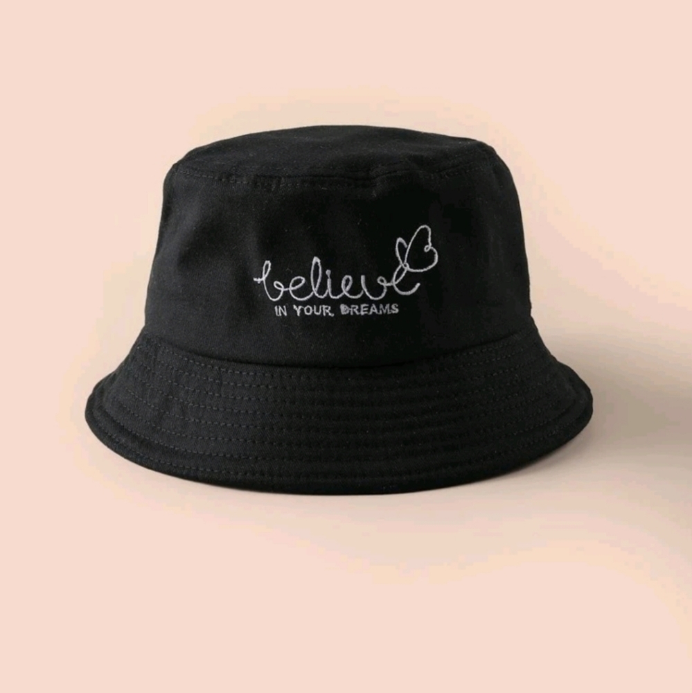 Bucket hat